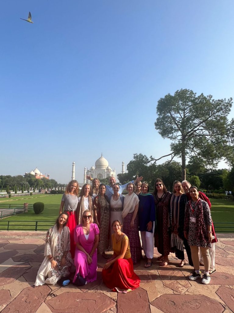 Delhi to Agra Tour Package by Car
 Customize Now Our driver will pick you from the Hotel or from some other assigned spot in Delhi. After that, we drive you to the Taj City of India. Breakfast will be taken from any close-by eatery.



Agra